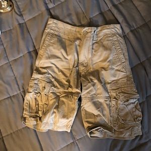 Men’s khaki cargo shorts